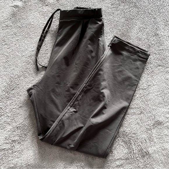 Uniqlo Pants 🤍 - Picture 1 of 9